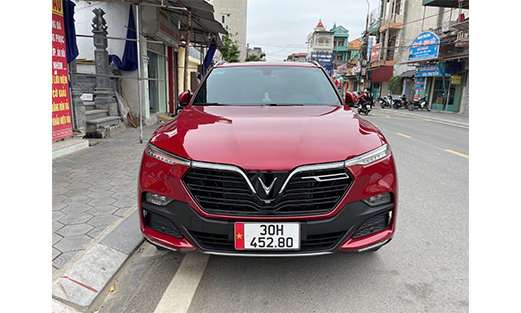 Xe 7 chỗ Vinfsat Lux SA 2.0